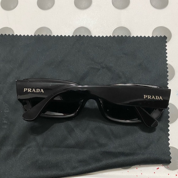 Prada sunglasses - Picture 3 of 3